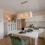 Exklusiv & Zentral: 1-zi. Mit Balkon Stellplatz بايروث
