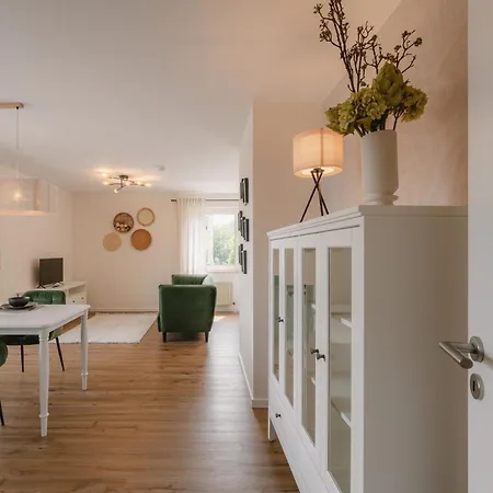 Exklusiv & Zentral: 1-zi. Mit Balkon Stellplatz Apartment