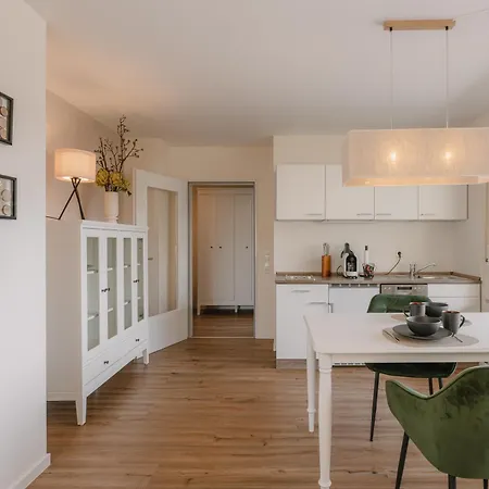 Apartment Exklusiv & Zentral: 1-zi. Mit Balkon Stellplatz *