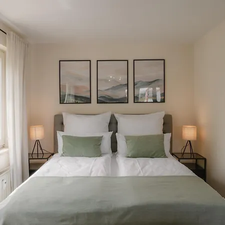 Apartment Exklusiv & Zentral: 1-zi. Mit Balkon Stellplatz Bayreuth