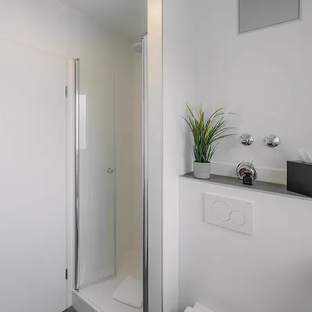 Exklusiv & Zentral: 1-zi. Mit Balkon Stellplatz Apartment Bayreuth