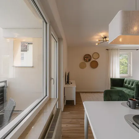 Exklusiv & Zentral: 1-zi. Mit Balkon Stellplatz * Bayreuth