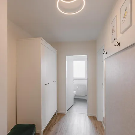Exklusiv & Zentral: 1-zi. Mit Balkon Stellplatz Apartment