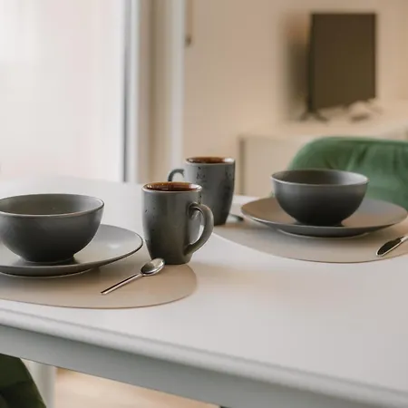 Exklusiv & Zentral: 1-zi. Mit Balkon Stellplatz بايروث