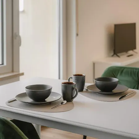 Apartment Exklusiv&zentral: 1-zi. Mit Balkon Stellplatz