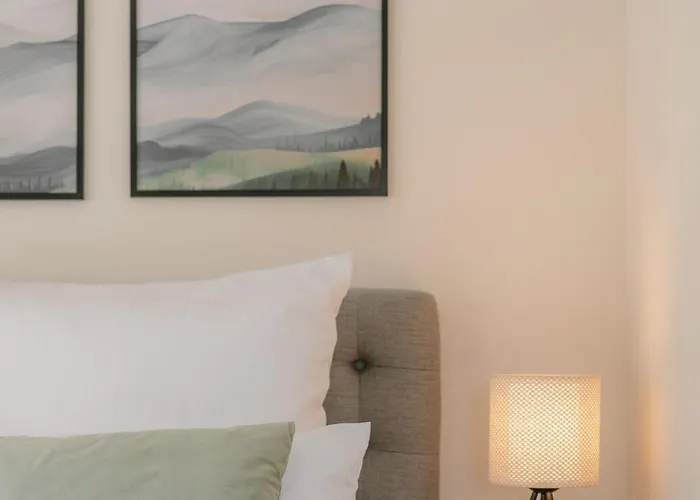 Lejlighed Exklusiv & Zentral: 1-zi. Mit Balkon Stellplatz
