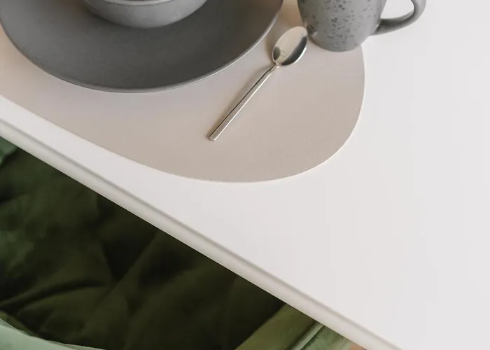 Exklusiv & Zentral: 1-zi. Mit Balkon Stellplatz Lejlighed